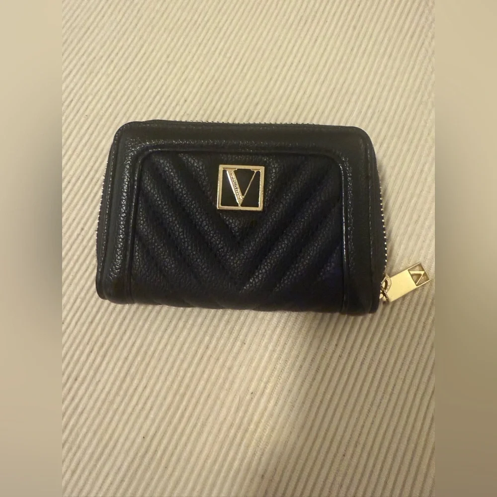 Victoria’s Secret Quilted Black Zip Wallet Mini Card Holder Logo Accent - Picture 6 of 6